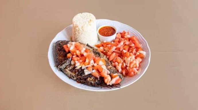 Atiéké (Couscous de manioc fermenté) au Poisson